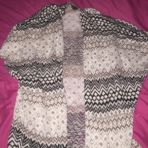 Short sleeve sweater